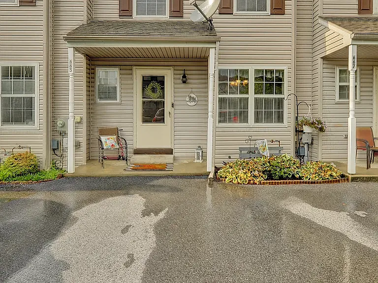 665 Walnut Tree Dr #665 — Photo 2