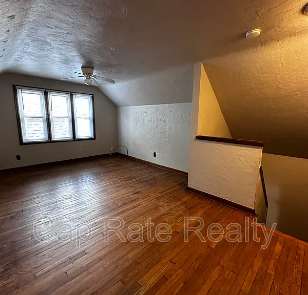 322 S Powell Ave — Photo 17