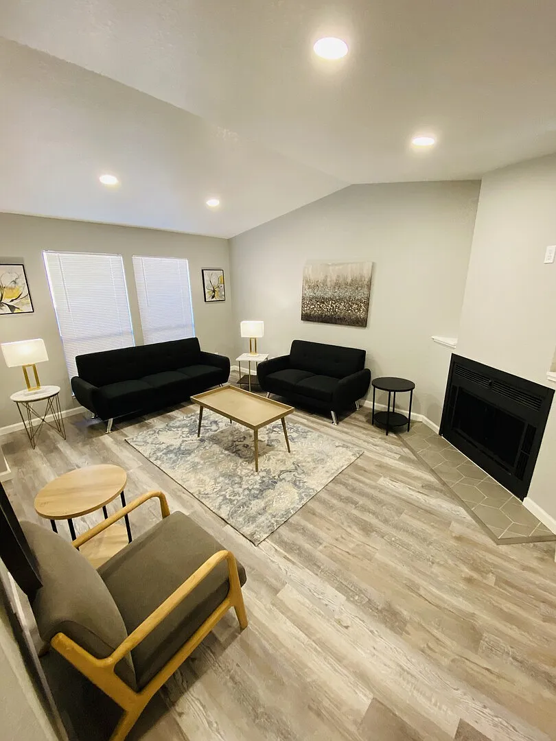 Beautifully Remodeled Modern Retreat W/Garage! — Photo 1