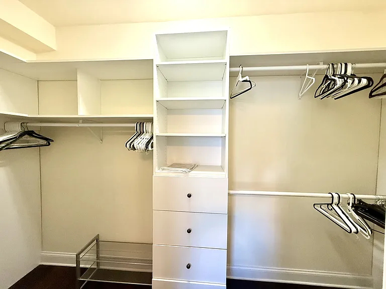 410 Lancaster Ave — Photo 43