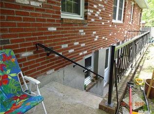 3 Whitmore Ln, Coram, NY 11727