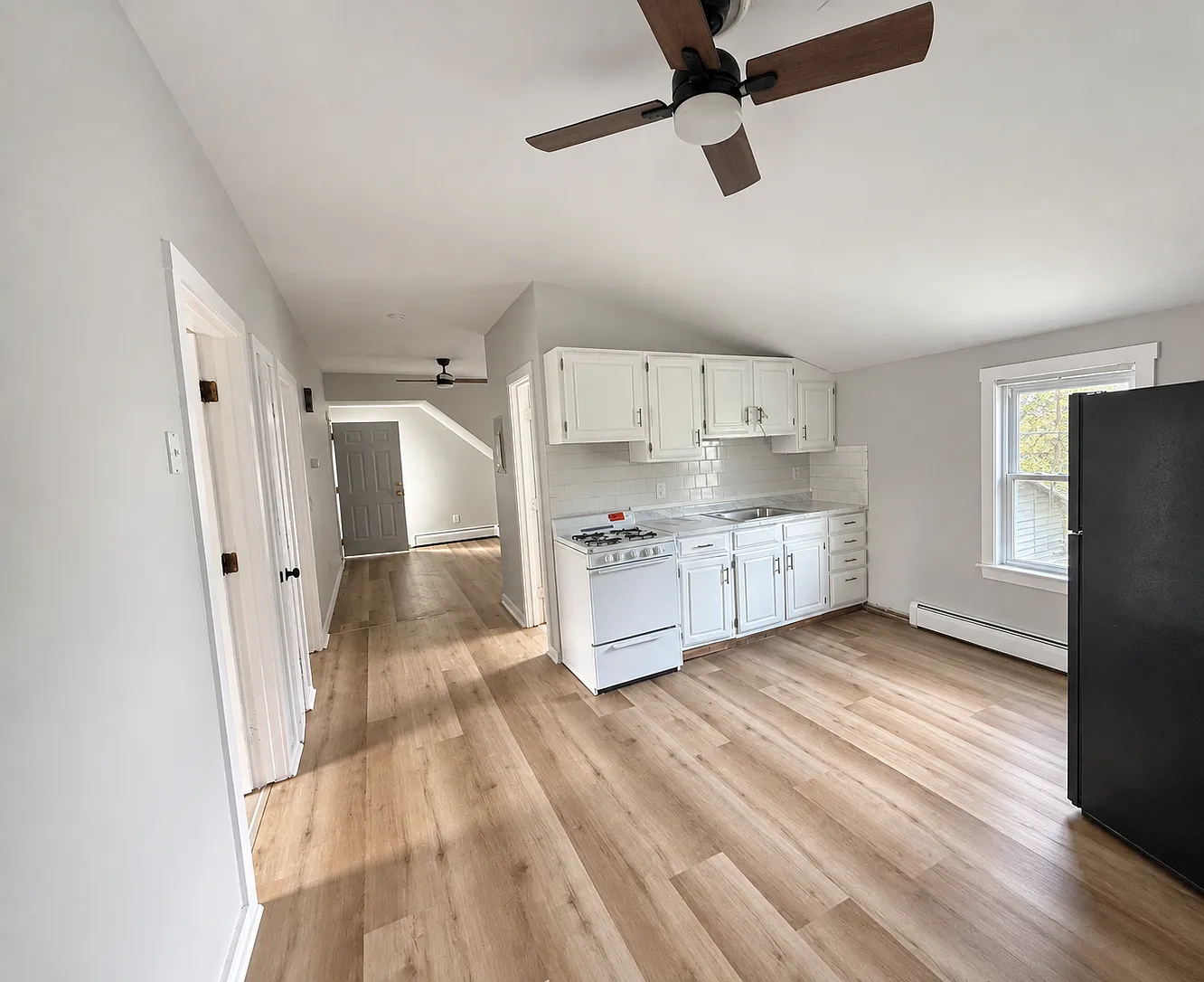 2 bed, $1,600 — Photo 1