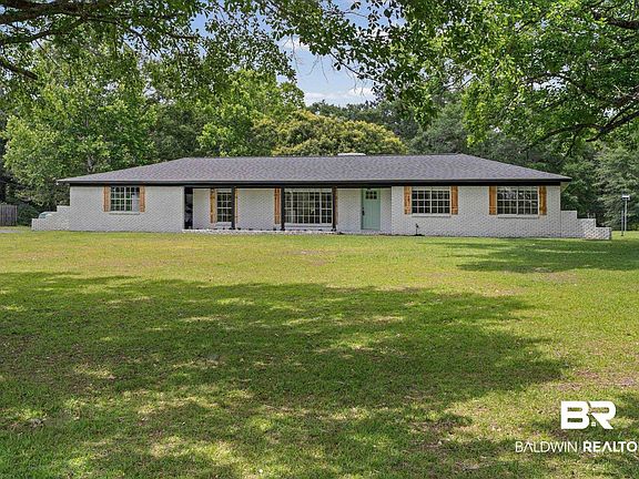 4th image of 45159 Chalet Dr