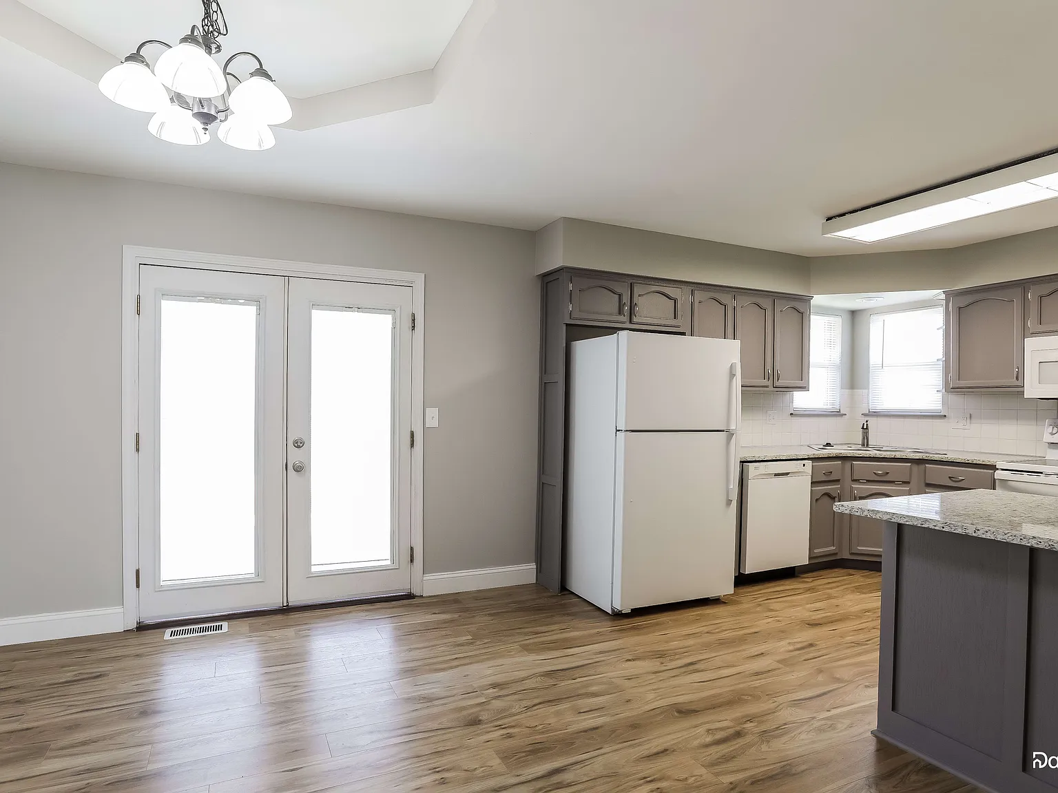 3 bed, 2.5 bath, 1704 sqft, $2,135 — Photo 4