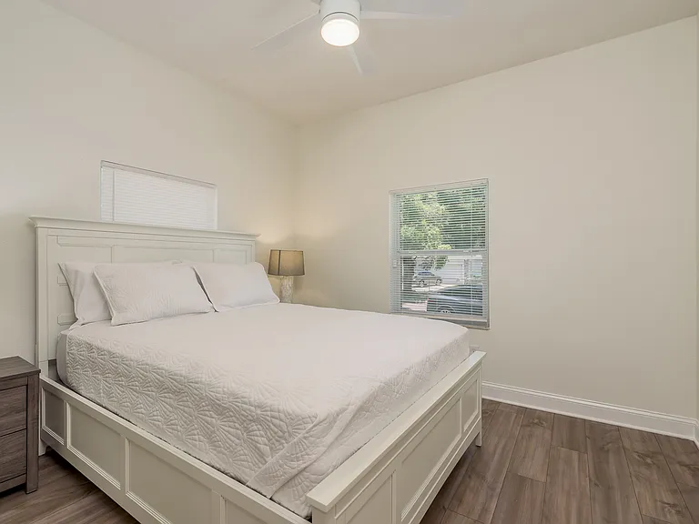 206 W Warren Ave — Photo 23