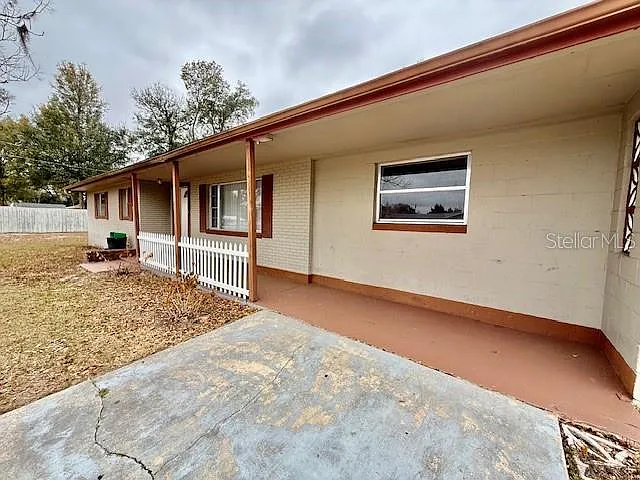 4 Sunshine Blvd — Photo 2