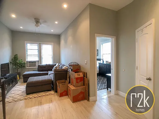 Rented by Realty 2000 Corp | media 11