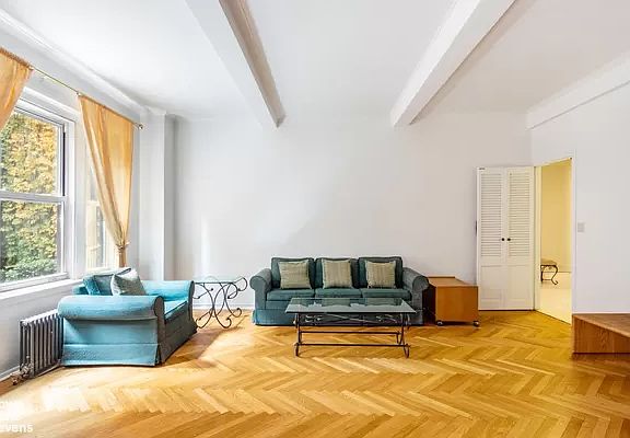 2nd image of 320 E 57th St APT 1D