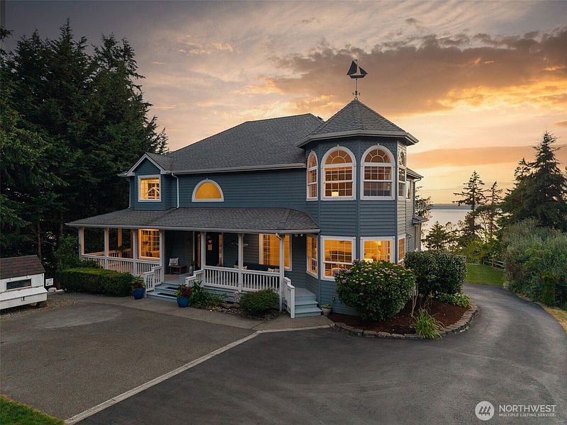 2nd image of 768 6th Avenue