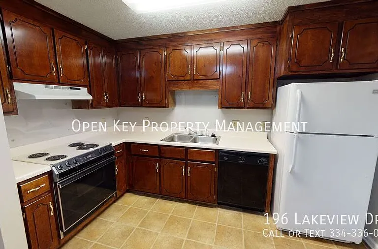 196 Lakeview Dr — Photo 7