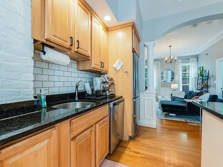 65 Baldwin St #2 — Photo 4