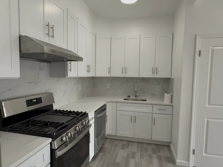 17 Kearny Ave #2 — Photo 3
