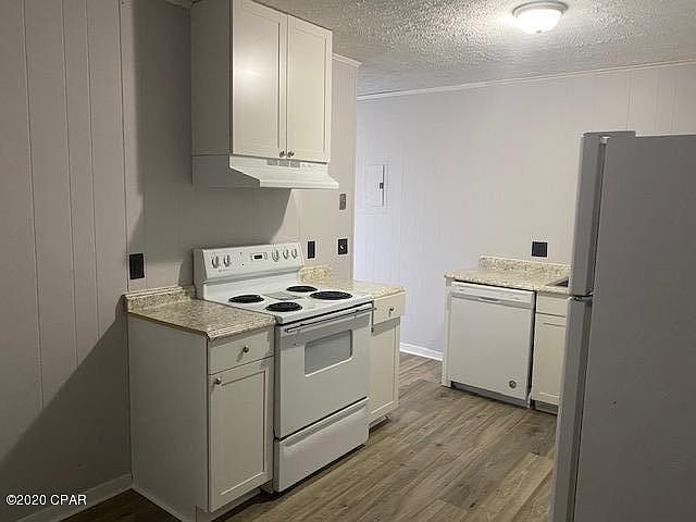2nd image of 3927 W 22nd St #A
