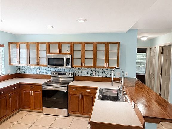 4th image of 2038 NW 3rd Ter