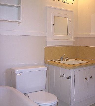 4th image of 208 N Tacoma Ave APT 7