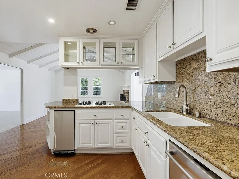 2705 E Jacaranda Ave — Photo 23