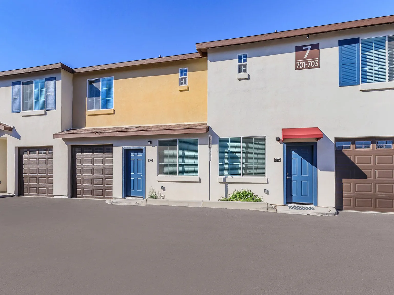San Luciano Townhomes — Photo 2