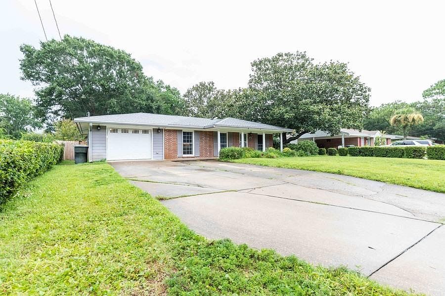 1st image of 386 Oakland Cir NW