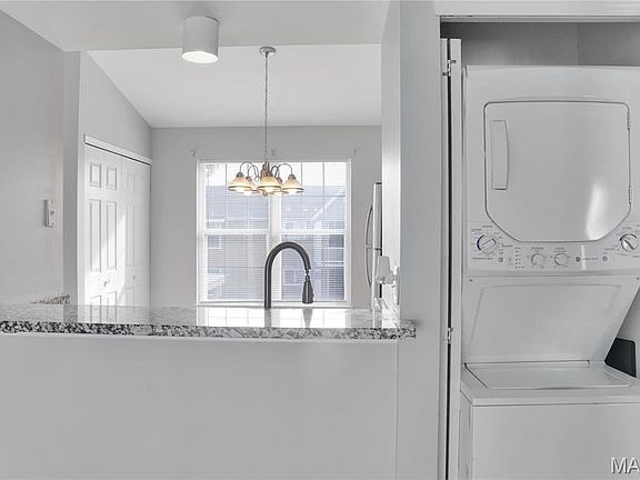3rd image of 4225 Canal Dr