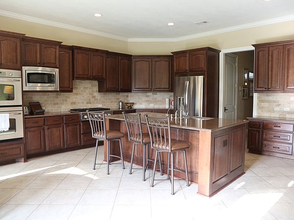 Stone backsplash/island