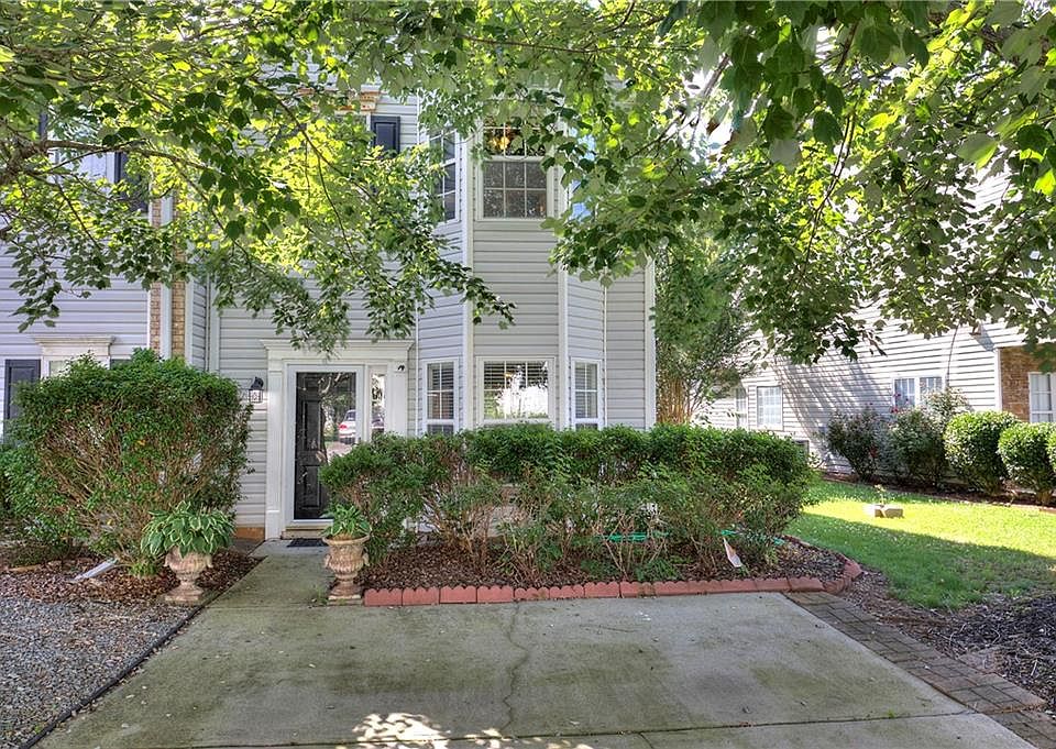 1st image of 24 Berkeley Pl