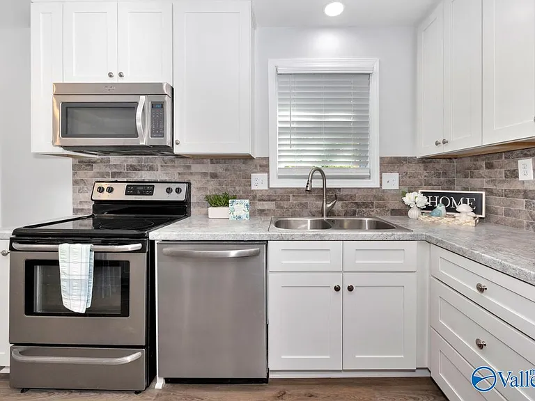 3908 W Oak Way SW — Photo 8