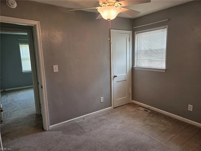 646 Roland Dr — Photo 10