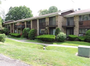 49 Acorn St, Bridgeport, CT 06606