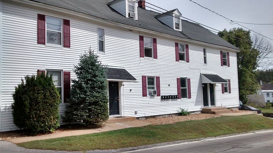 2nd image of 28 Crescent St Unit 2