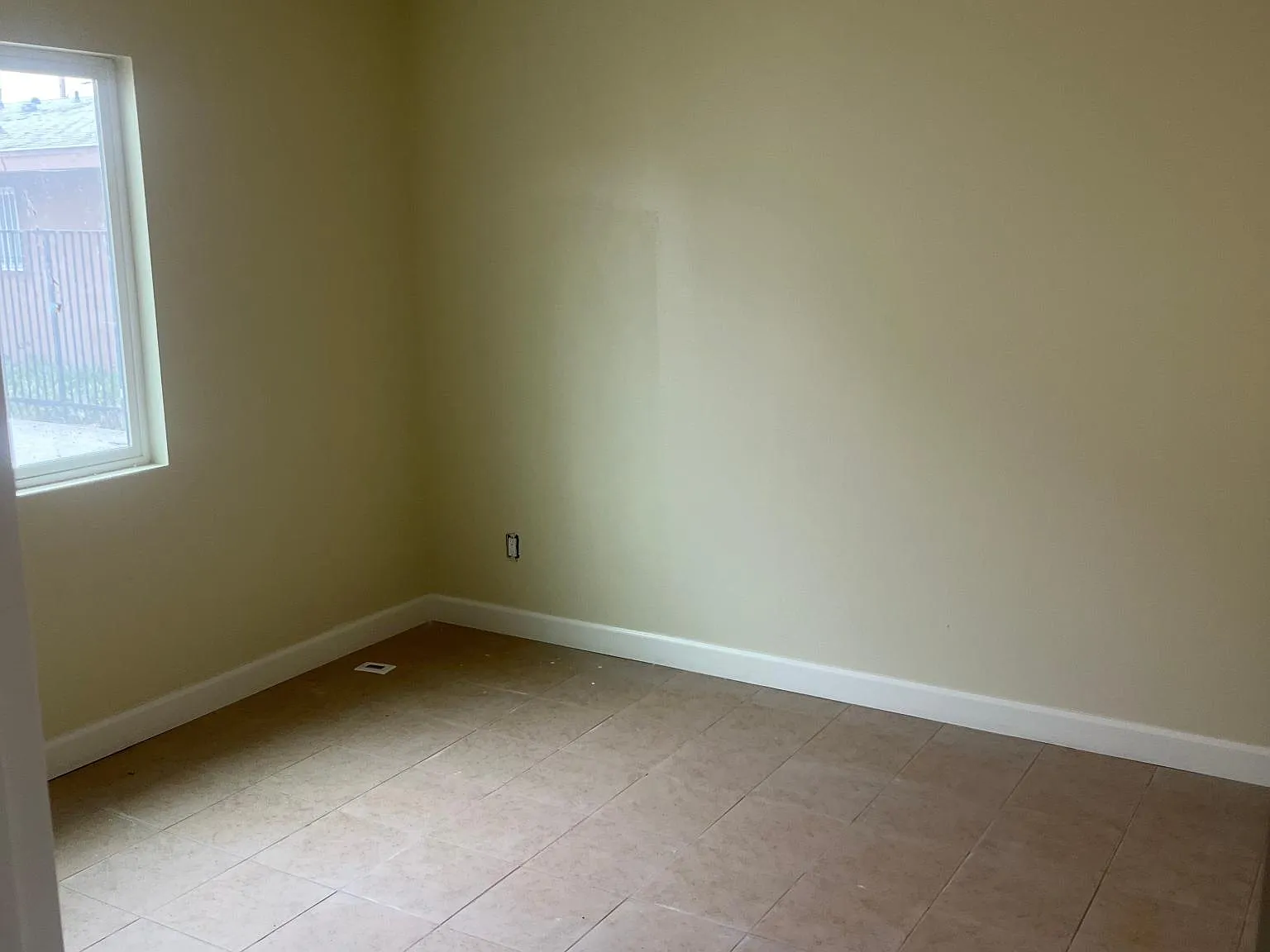 1268 Wall Ave — Photo 2