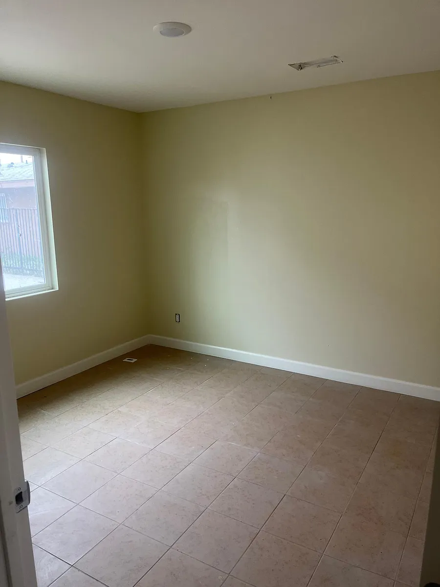 Building Photo - 1268 Wall Ave