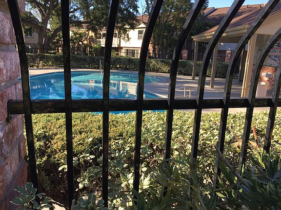 5th image of 1194 Denver Ln Unit E