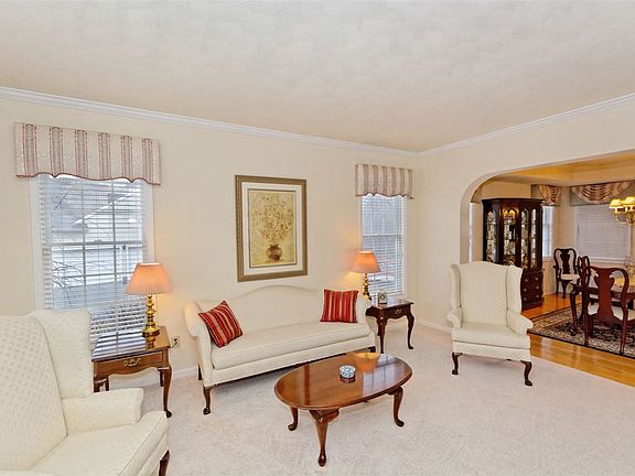 5th image of 12 Wayfield Ln