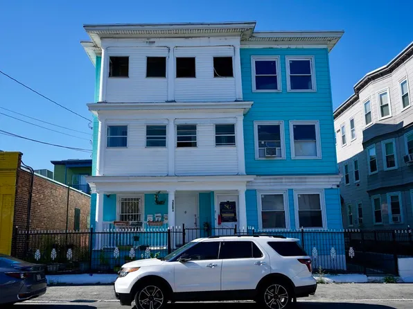 298-298A Lawrence St, Lawrence, MA 01841