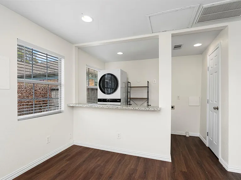 5022 Lindsay St — Photo 18