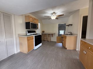 15 Waterloo St FLOOR 3, Hyde Park, MA 02136