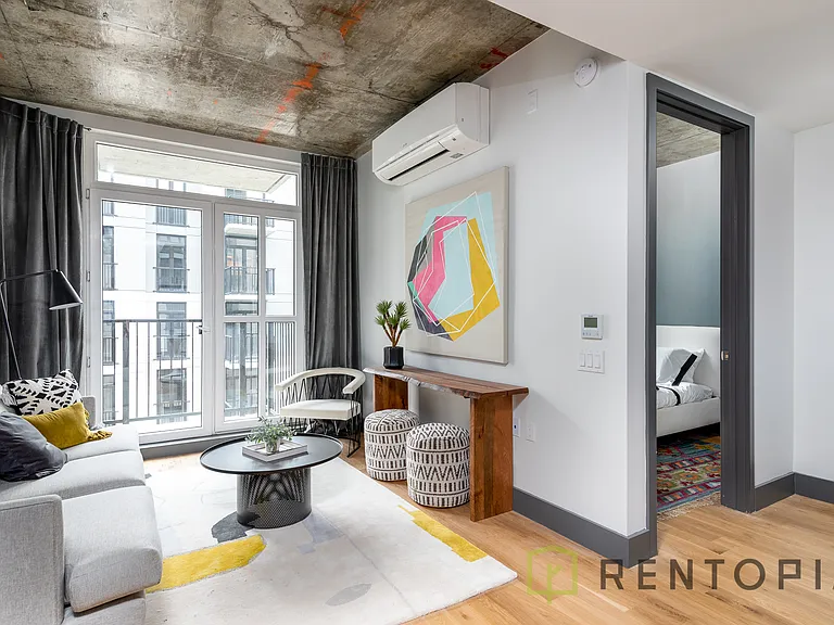 338 Evergreen Ave #209 — Photo 7