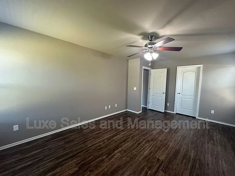 8517 SW 50th St — Photo 20