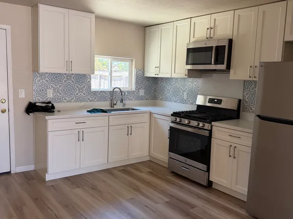 315 Freeman St #B, Woodland, CA 95695