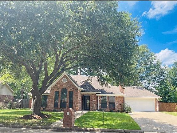 5th image of 205 Enchanted Estates Dr
