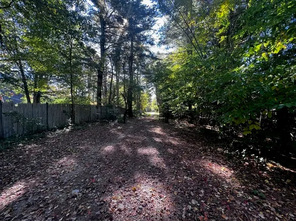 2 Viola Dr, Lakeville, MA 02347