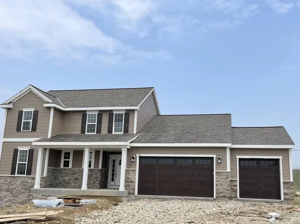 680 Lambert DRIVE, Slinger, WI 53086