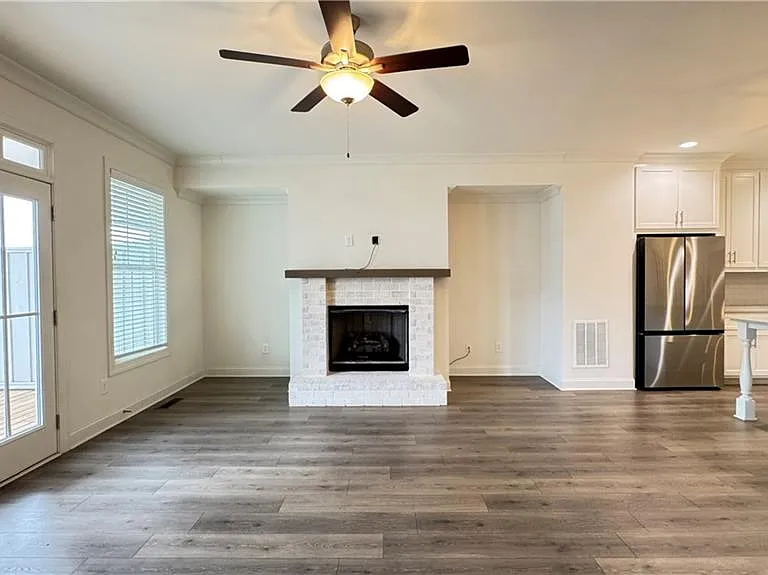 227 Nash St — Photo 16