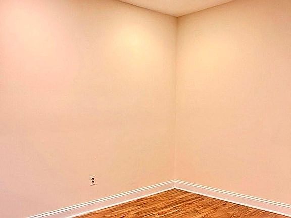 5th image of 3699 Broadbridge Ave