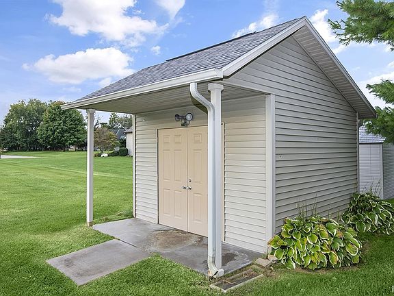 5th image of 22423 Aster Ct