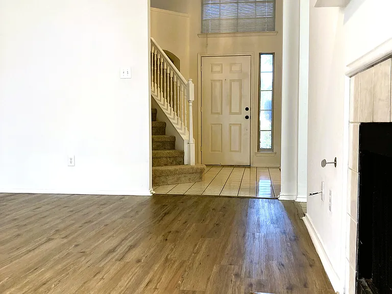 2078 Belvedere Dr — Photo 9
