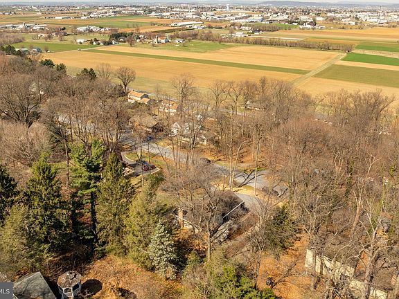 5th image of 132 Maple Dr