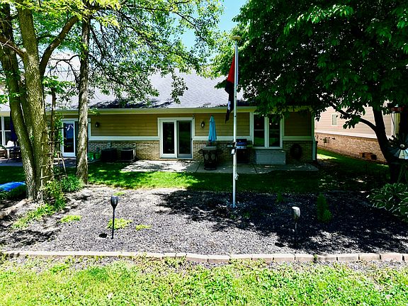 2nd image of 1012 Park Pl
