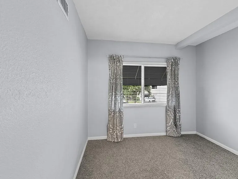 39 Emerald Ct — Photo 15
