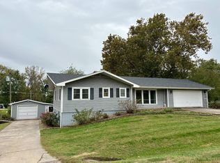 905 E Clark St, Albany, MO 64402